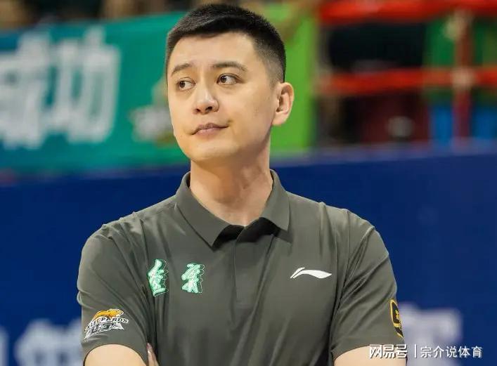 天天斗地主-杨鸣下课最新下家曝光，爆料两大顶级强队疯狂追逐